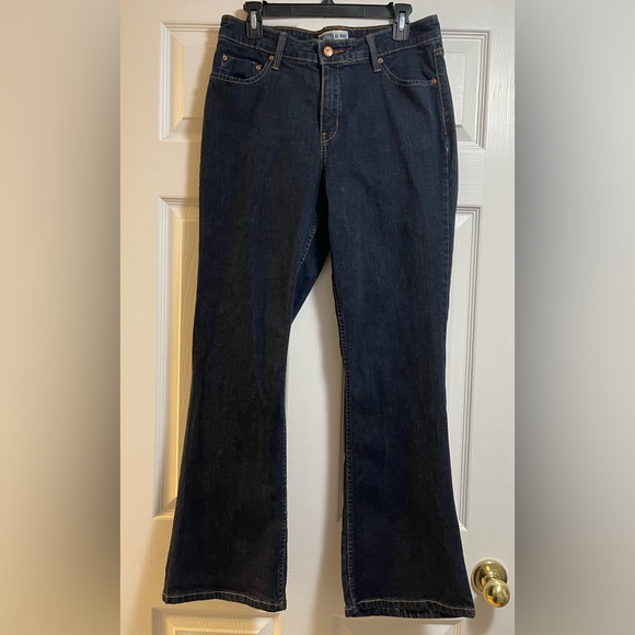 Levi's Strauss Signature Women’s At Waist Bootcut Jeans Dark
Wash Size 12 M - Picture 1 of 13